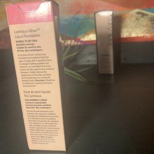 Beige 1 foundation AntiAging Luminous liquid. NIB